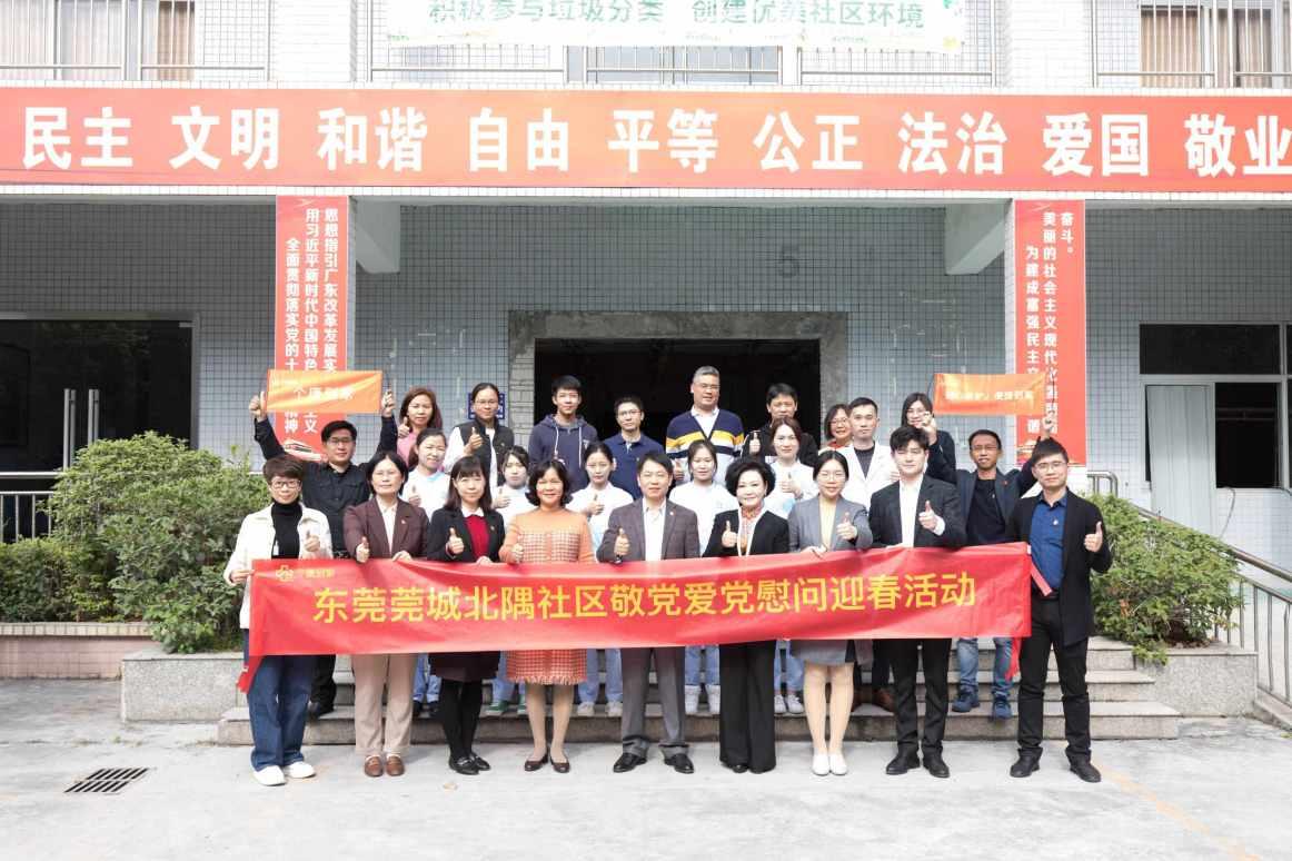 江西新余特大火灾中，上面两层楼没有起火只有烟，火灾中怎么防止亡人？